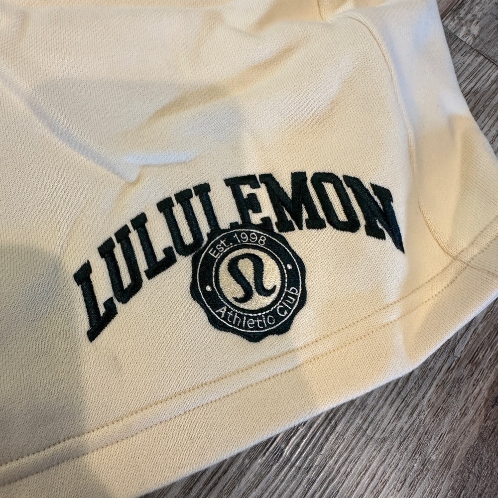 NEW with tags! Lululemon Scuba Mid-Rise Oversized Short 7"  Butter Cream XL - Picture 2 of 8